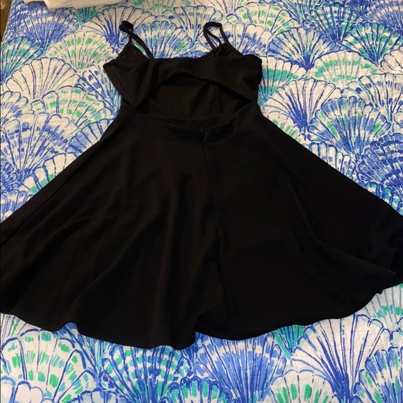 Worn ONCE Open-back skater dress - Charlotte Russe - Picture 2 of 4
